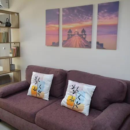 Center With A Backyard Appartamento