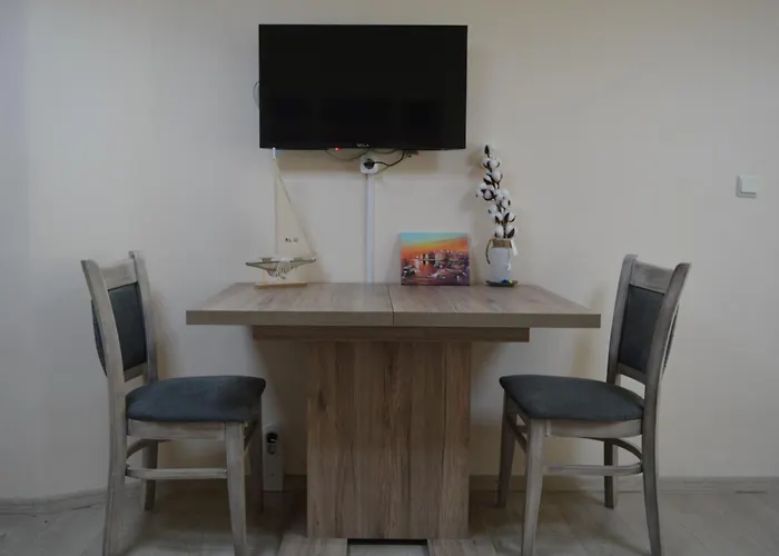 Apartman Center With A Backyard Burgasz